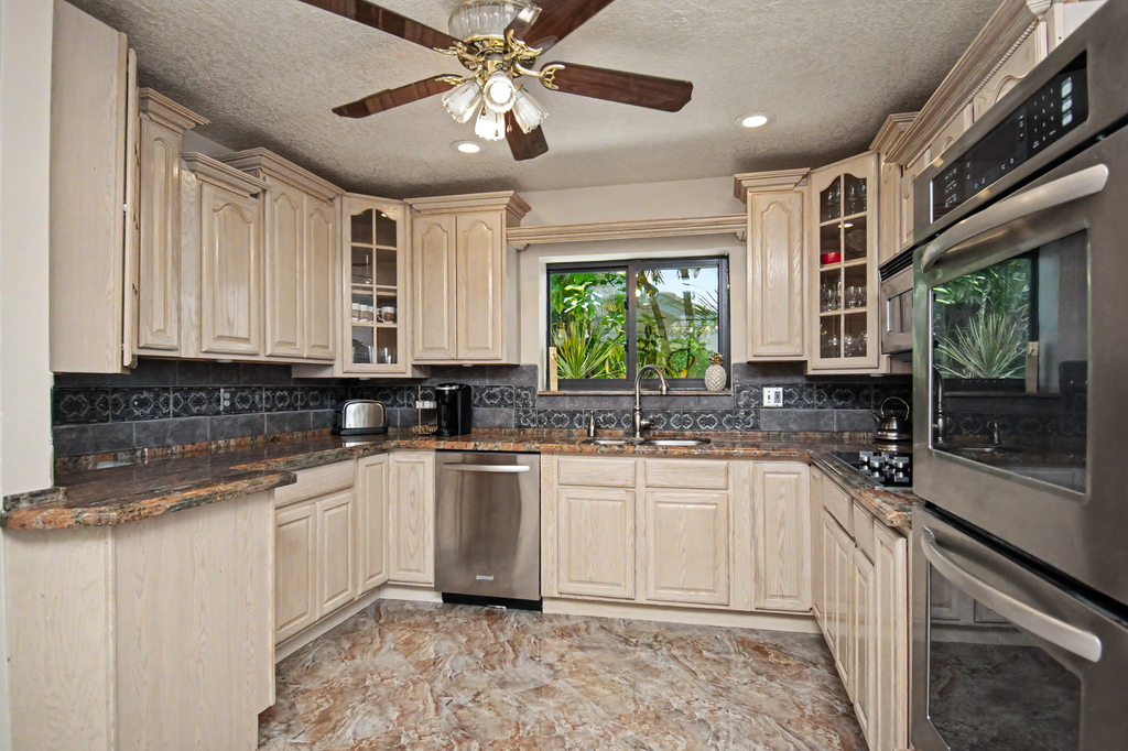 9708 Erica Court - Photo 21