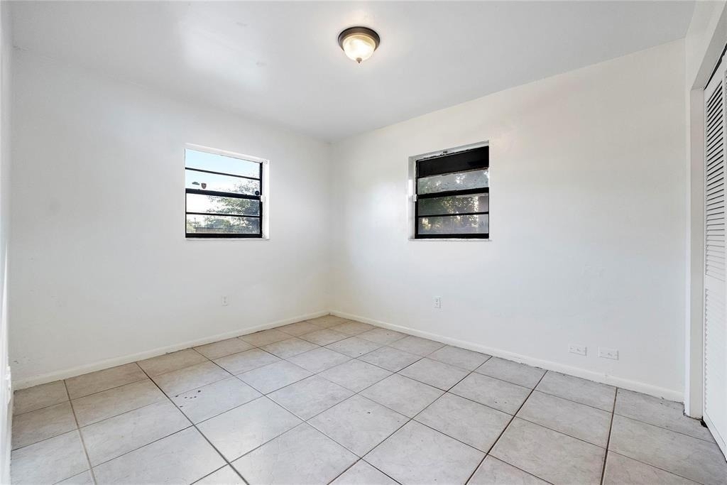 747 Nw 14th Way - Photo 8