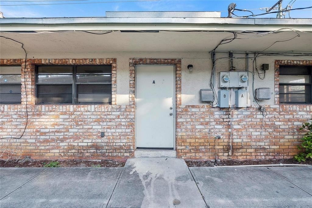 747 Nw 14th Way - Photo 1
