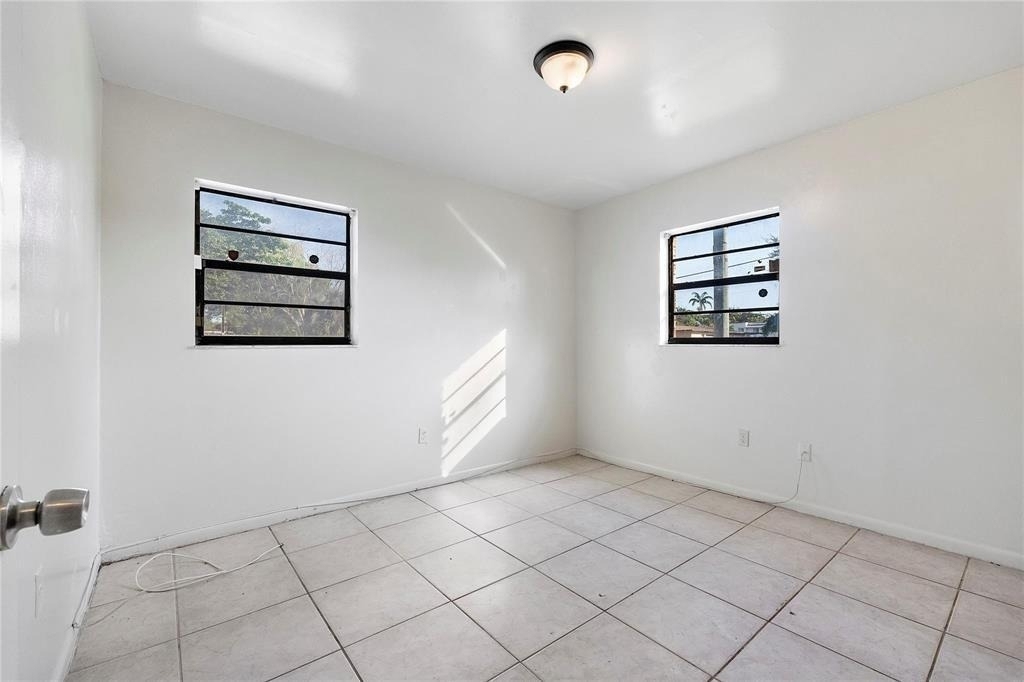 747 Nw 14th Way - Photo 7