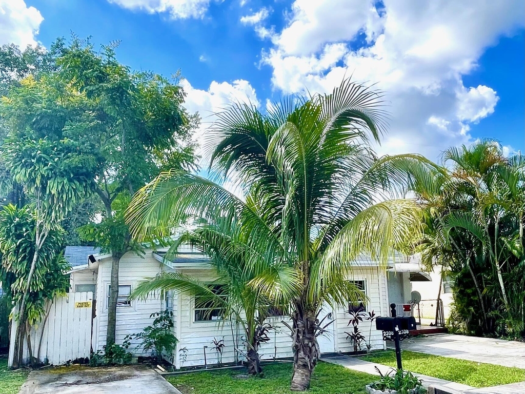 2308 Cleveland Street - Photo 0