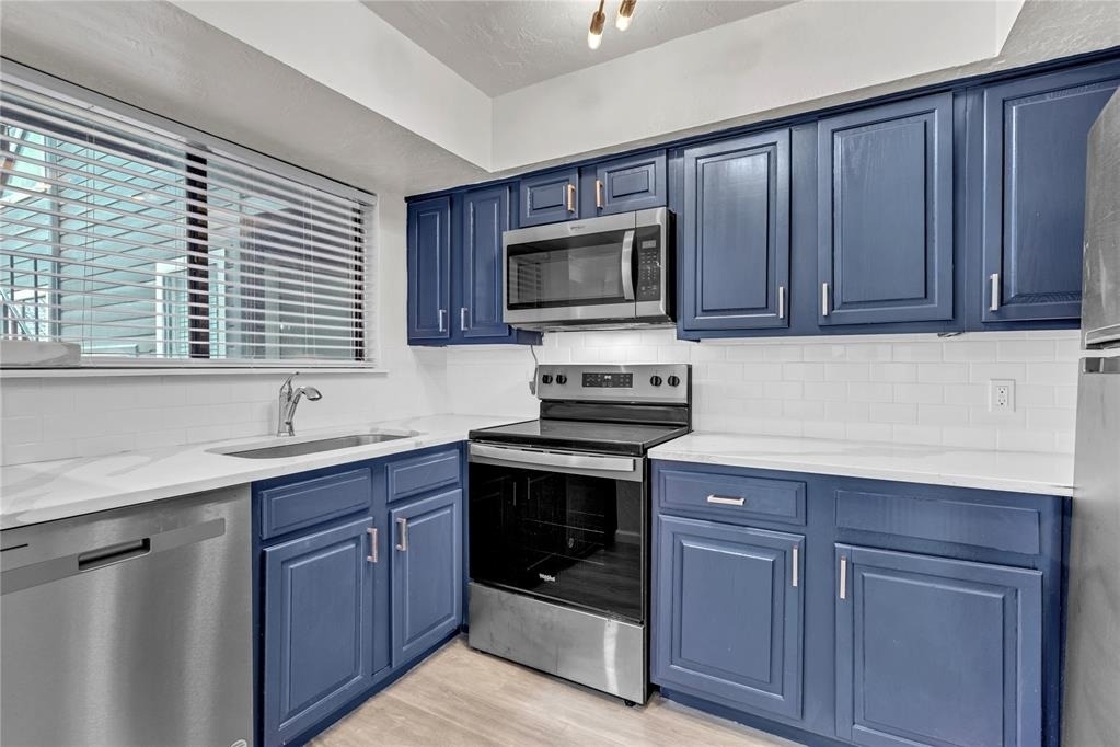 11560 N May Avenue - Photo 4