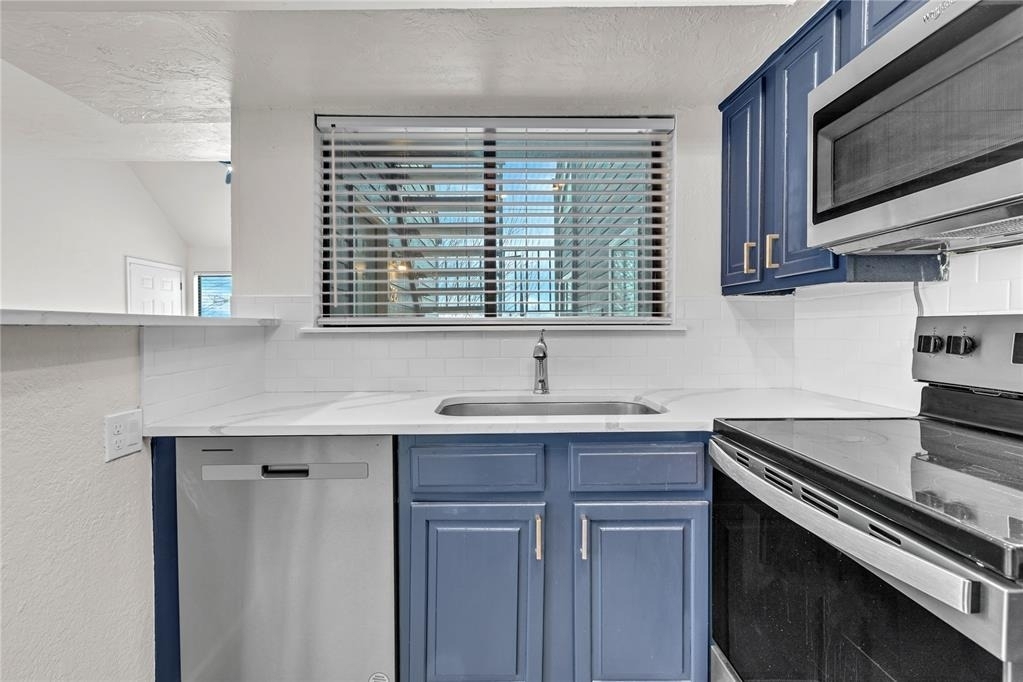 11560 N May Avenue - Photo 5