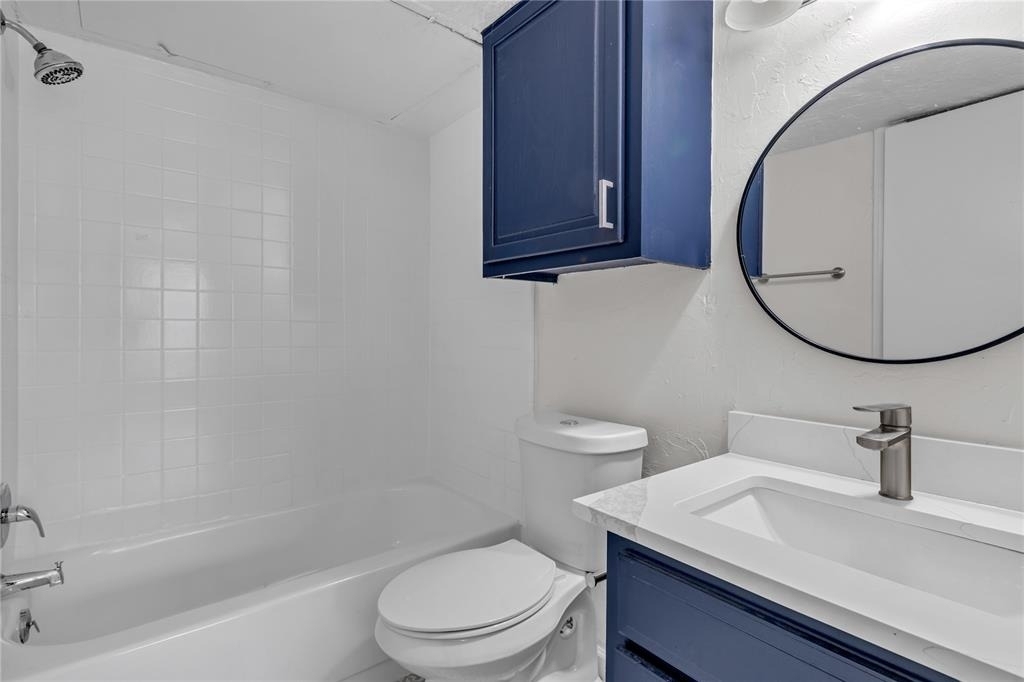 11560 N May Avenue - Photo 9