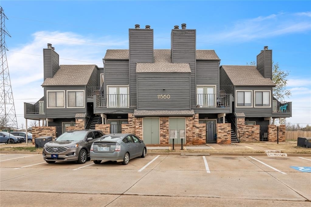11560 N May Avenue - Photo 0