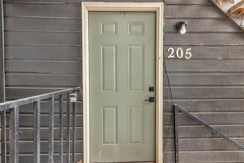 11560 N May Avenue - Photo 1