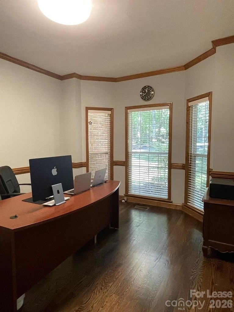 6025 Oakridge Court - Photo 17
