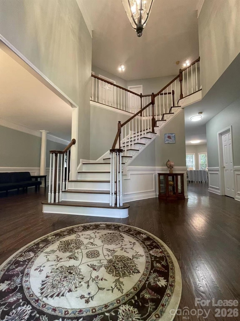 6025 Oakridge Court - Photo 1
