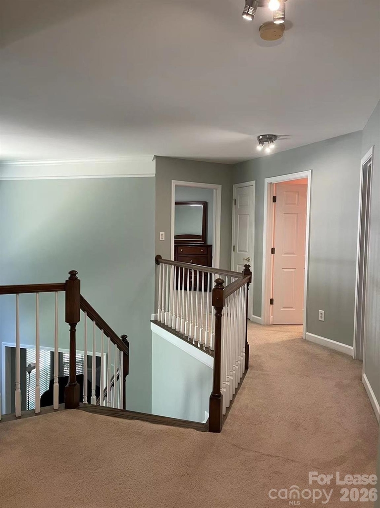 6025 Oakridge Court - Photo 20