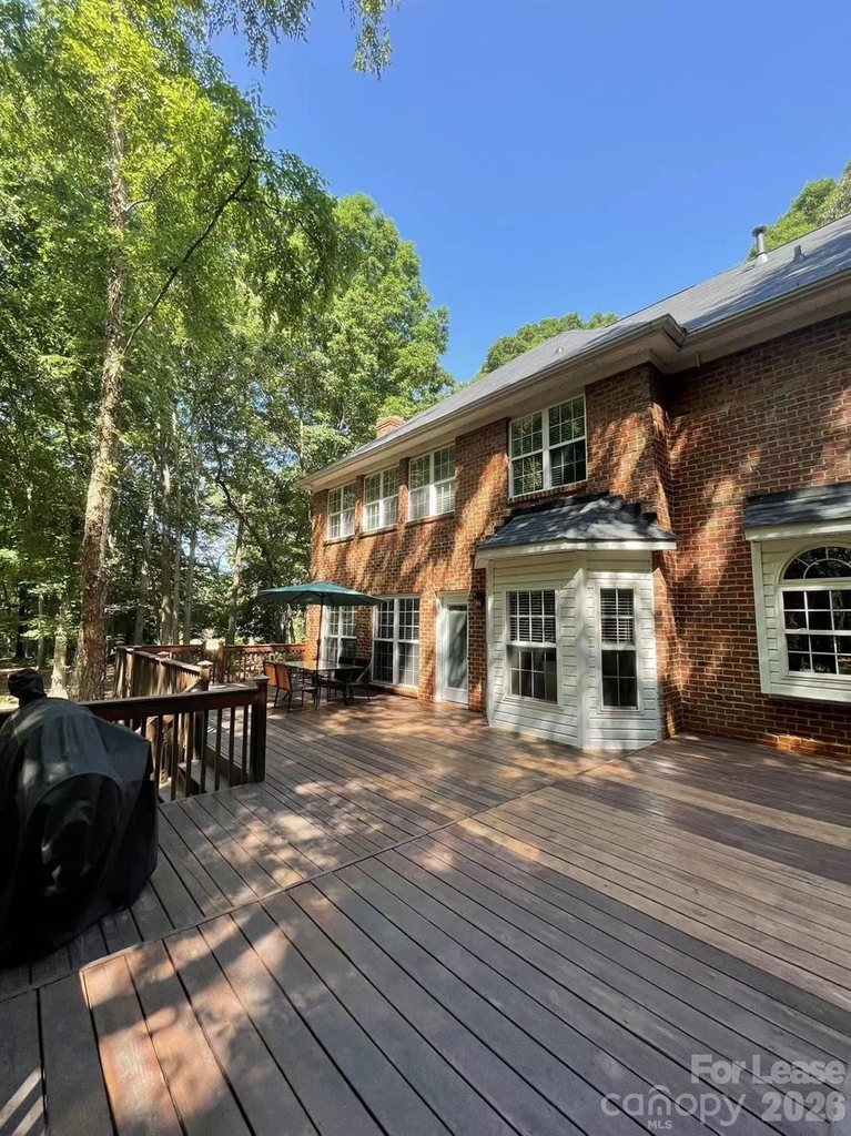 6025 Oakridge Court - Photo 30