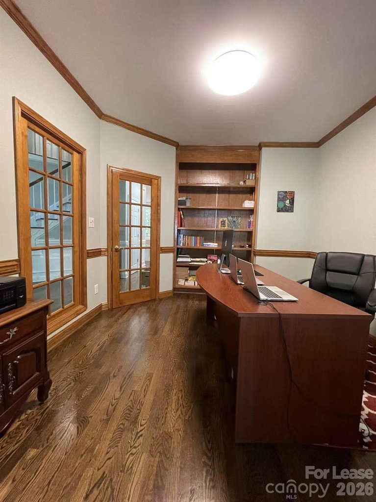 6025 Oakridge Court - Photo 16