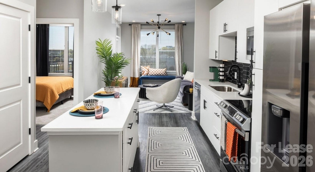 1015 N Alexander Street - Photo 23