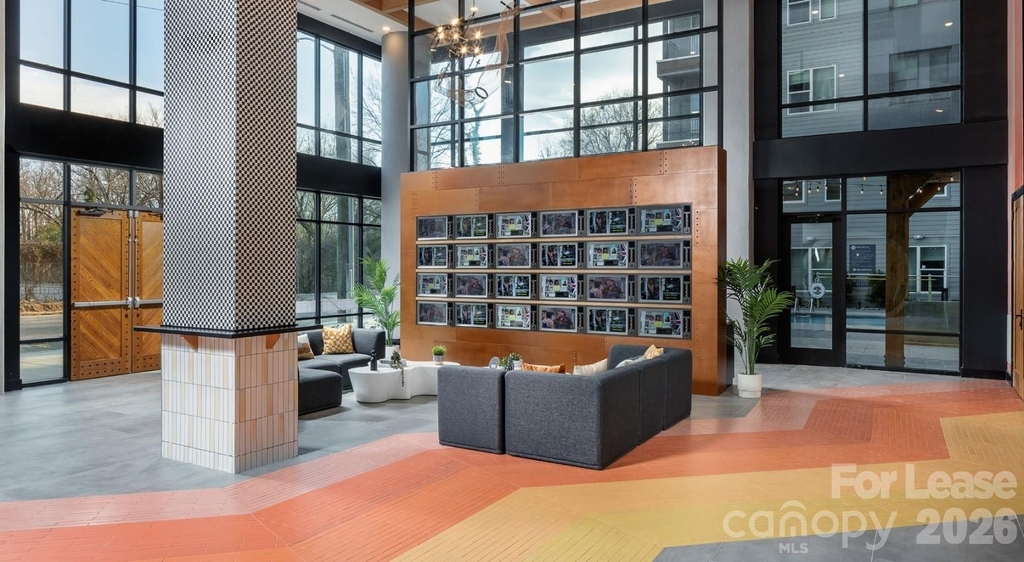 1015 N Alexander Street - Photo 8
