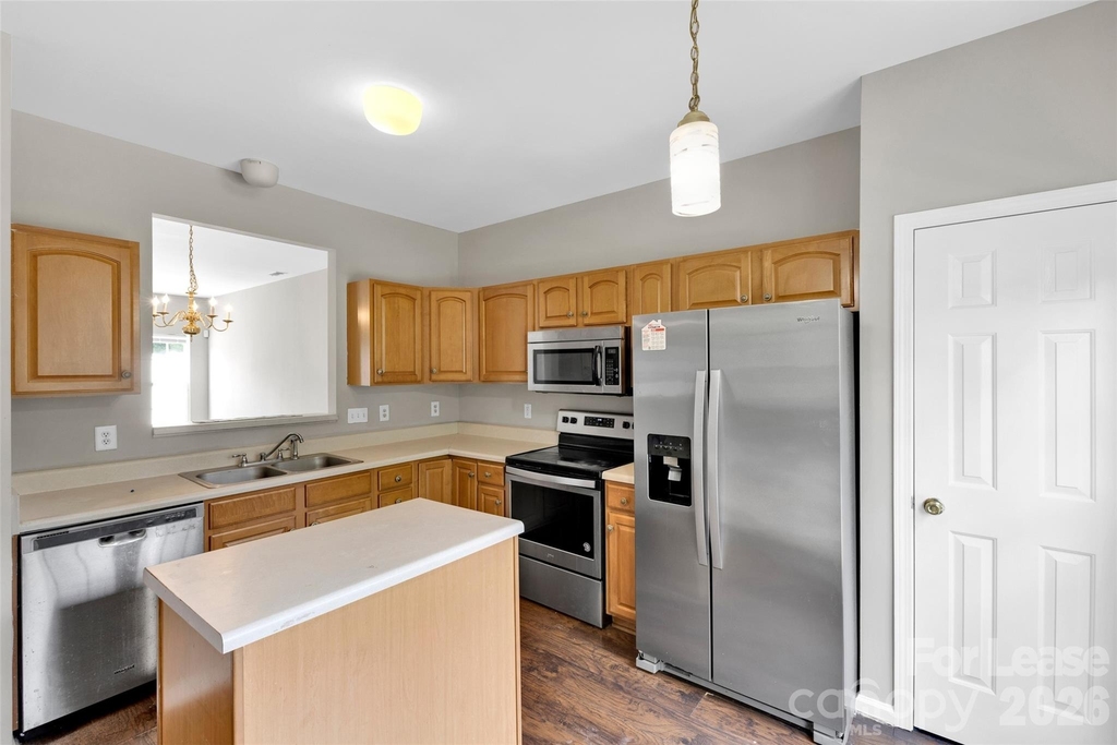 940 Tiger Lane - Photo 4