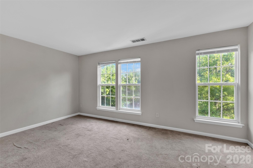 940 Tiger Lane - Photo 12