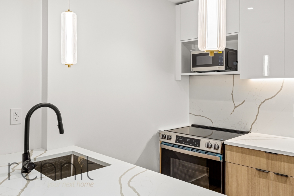 2404 Cortelyou Road - Photo 7