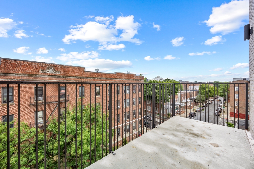 2404 Cortelyou Road - Photo 3