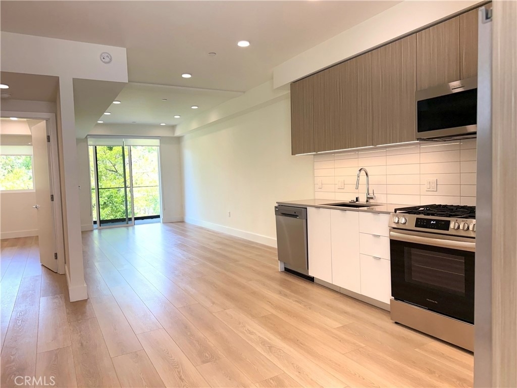 12078 Guerin Street - Photo 3