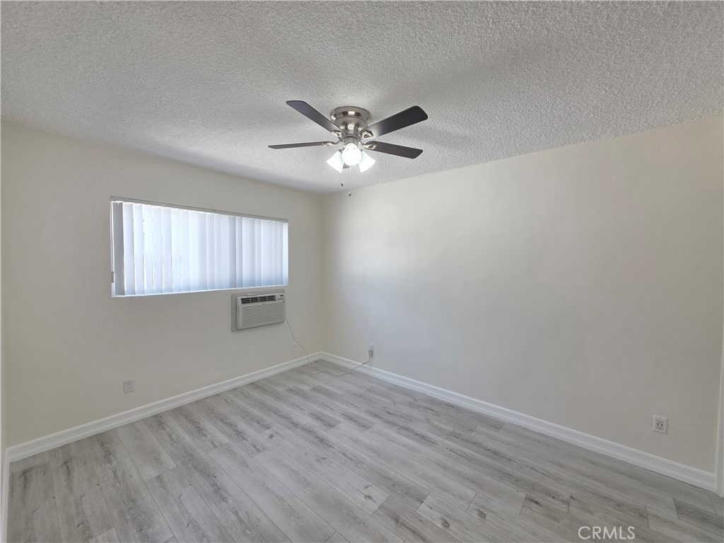15436 Vanowen - Photo 8