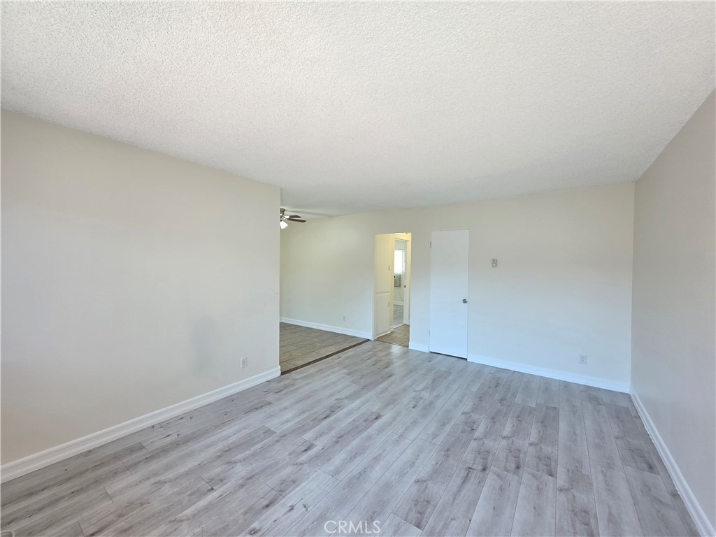 15436 Vanowen - Photo 6
