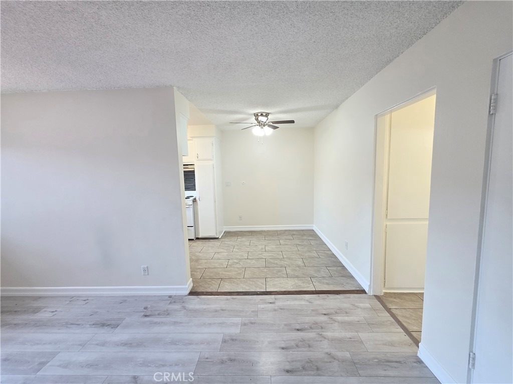 15436 Vanowen - Photo 7