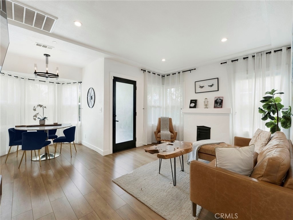 1021 E 65th Street - Photo 9