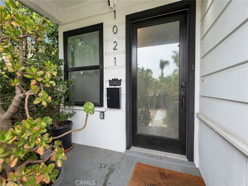 1021 E 65th Street - Photo 5