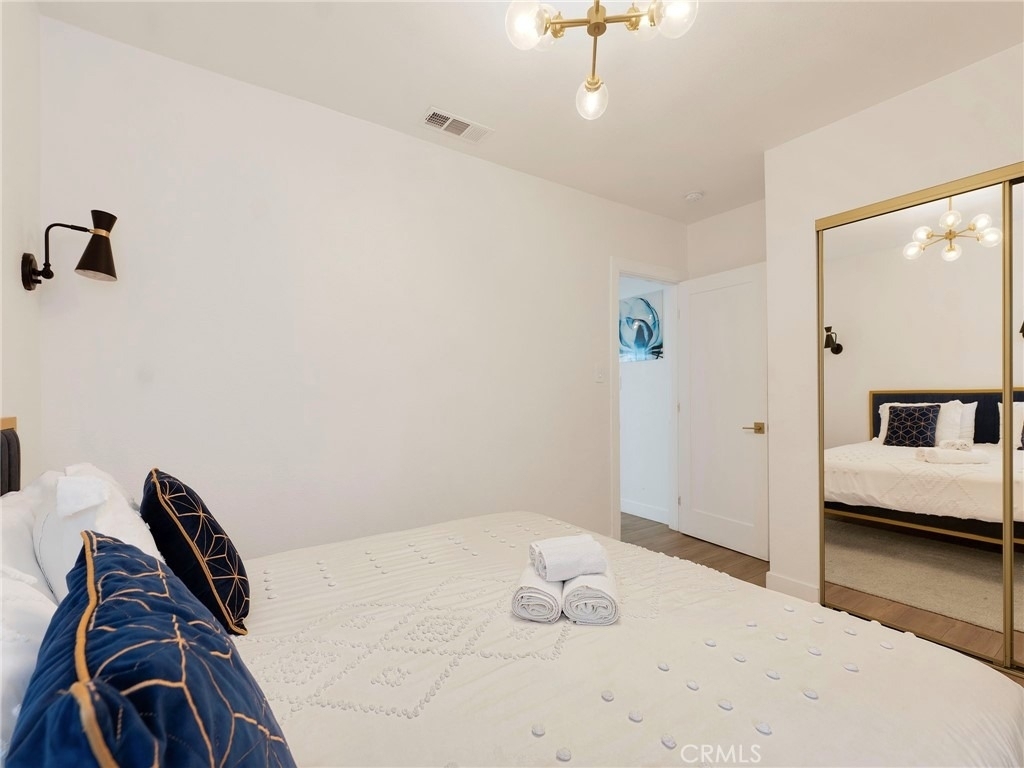 1021 E 65th Street - Photo 21