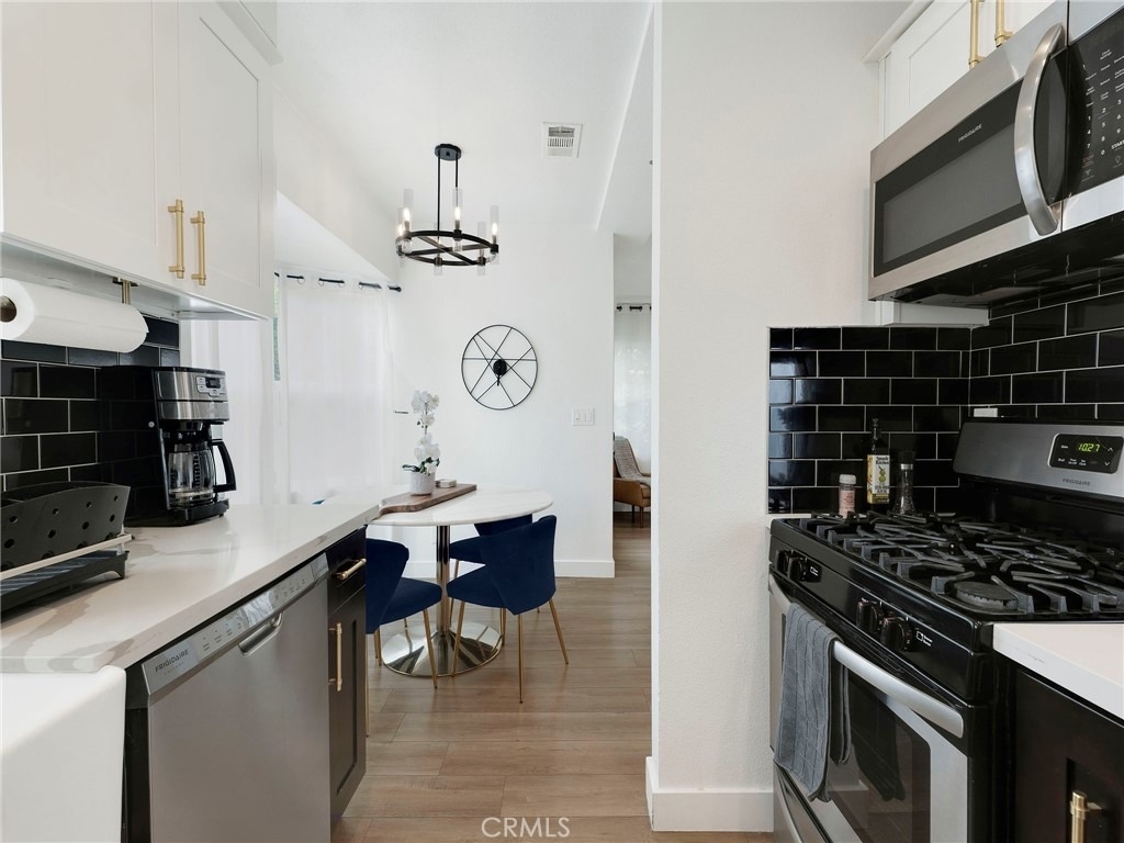 1021 E 65th Street - Photo 15