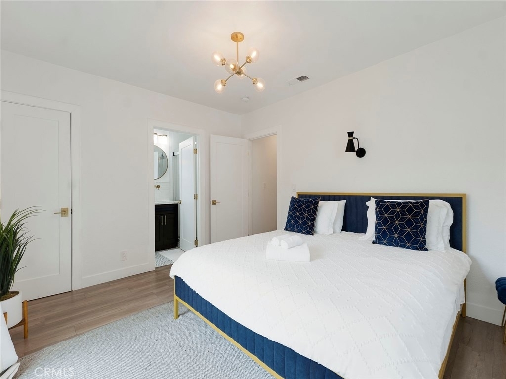 1021 E 65th Street - Photo 23