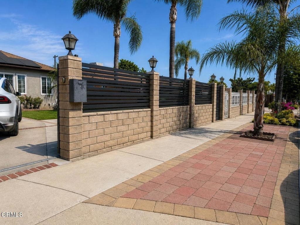 7330 Satsuma Avenue - Photo 3