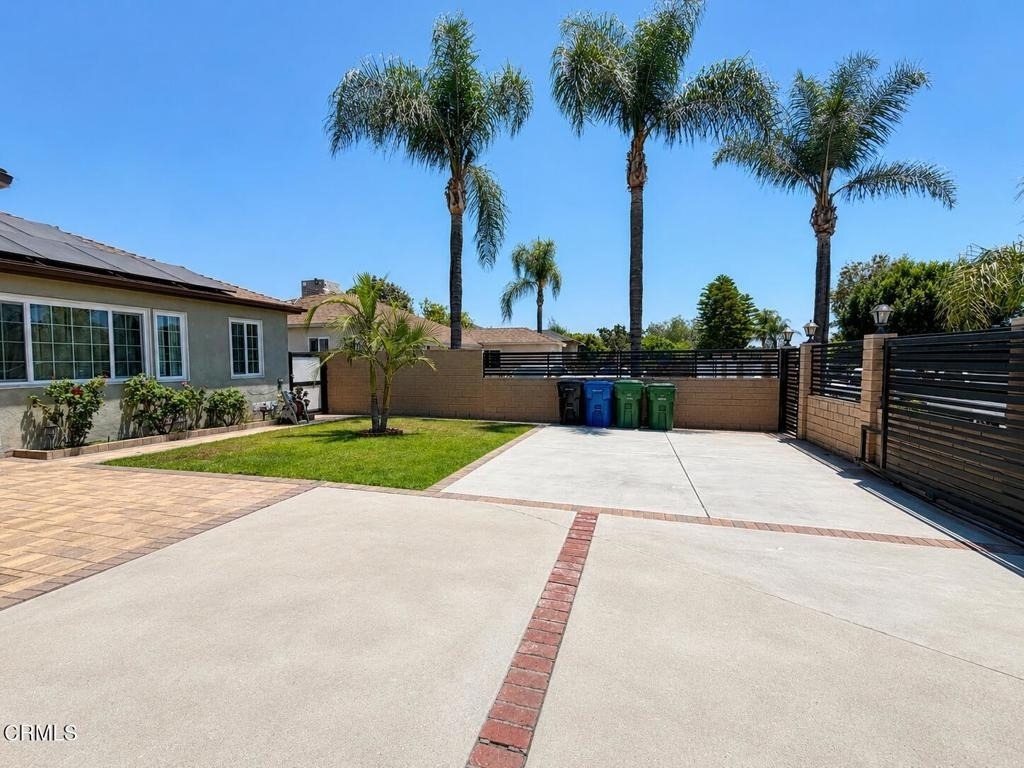 7330 Satsuma Avenue - Photo 4