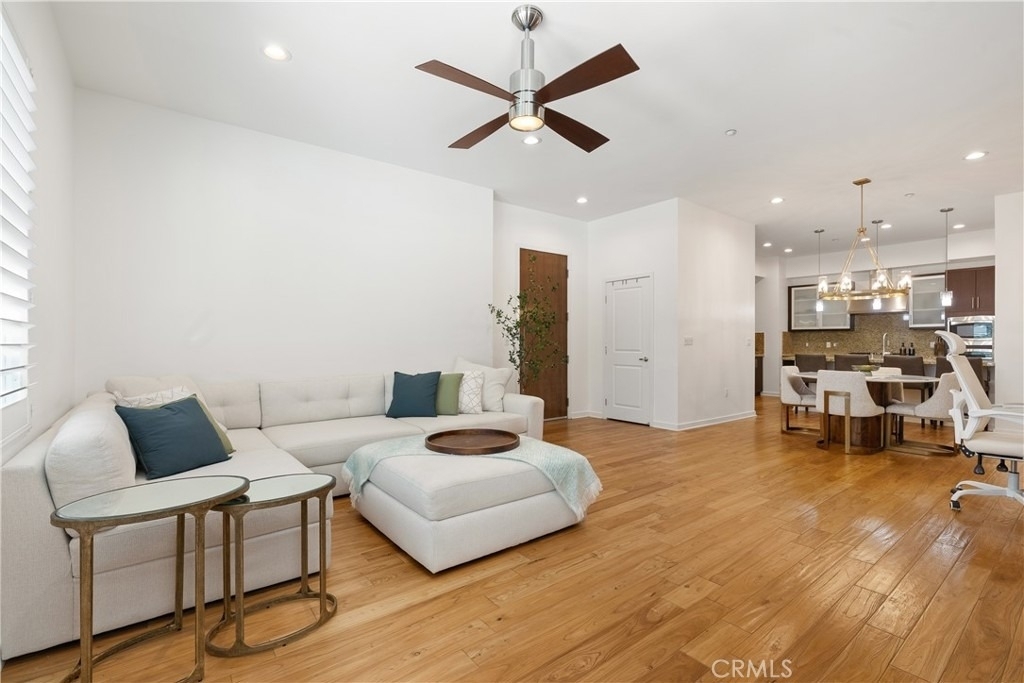 21 Gramercy - Photo 3