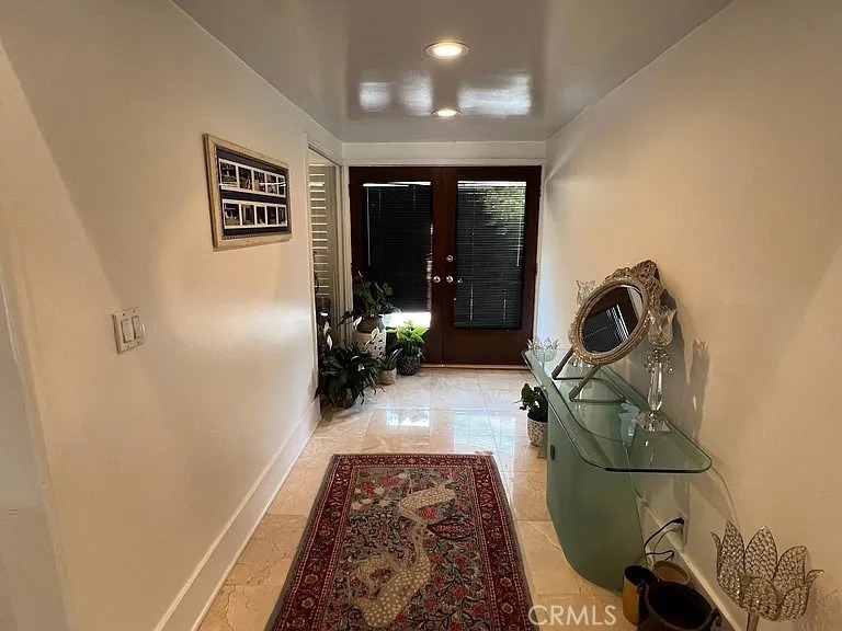 352 West Road - Photo 2