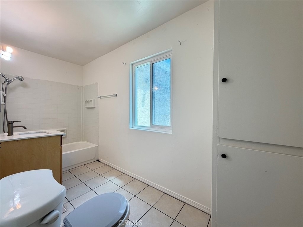 1056 E Phillips - Photo 15