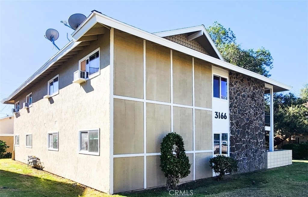3166 Pearl Drive - Photo 1