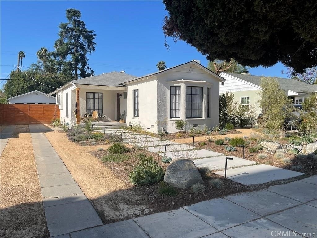 4586 Sunnyside Drive - Photo 0