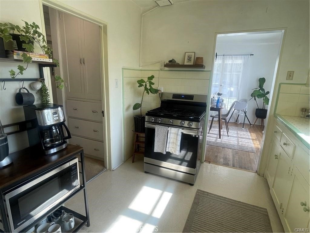 4586 Sunnyside Drive - Photo 16