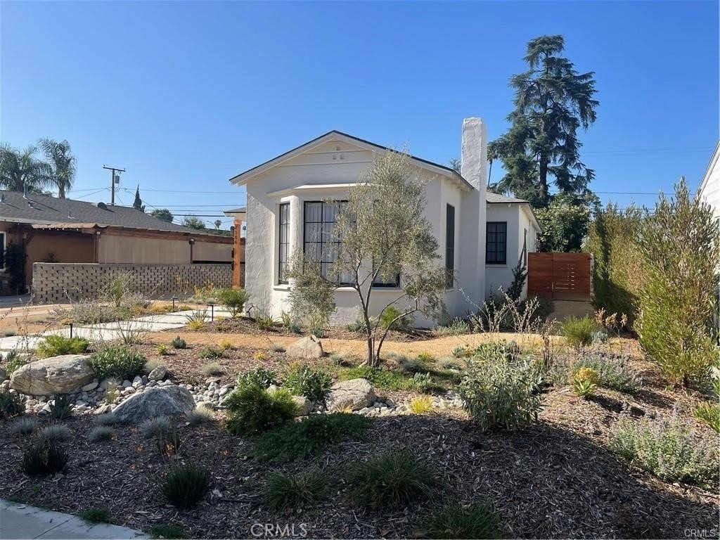 4586 Sunnyside Drive - Photo 1