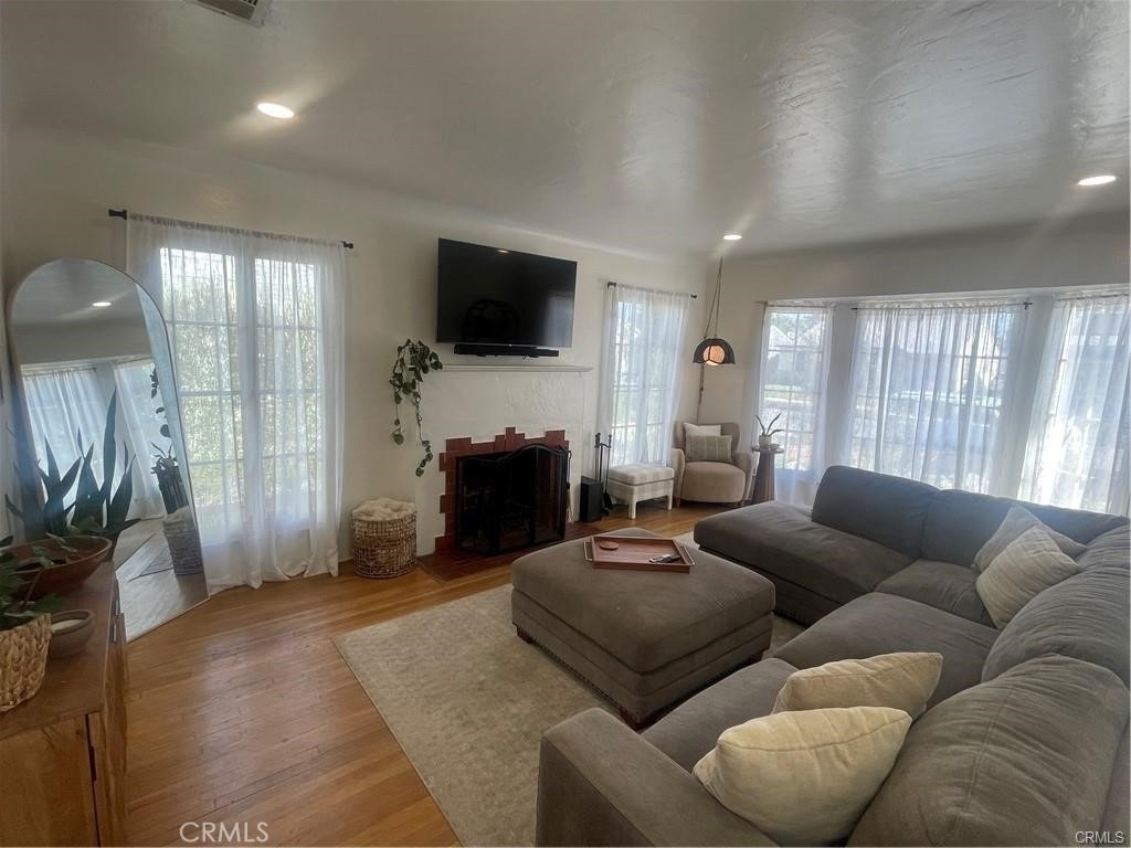 4586 Sunnyside Drive - Photo 8