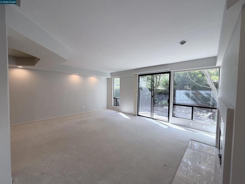 801 Lakemont Pl - Photo 2
