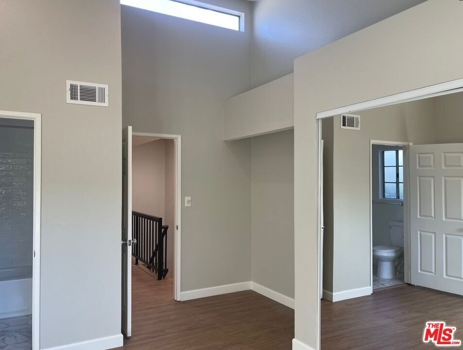 7327 Willoughby Avenue - Photo 4