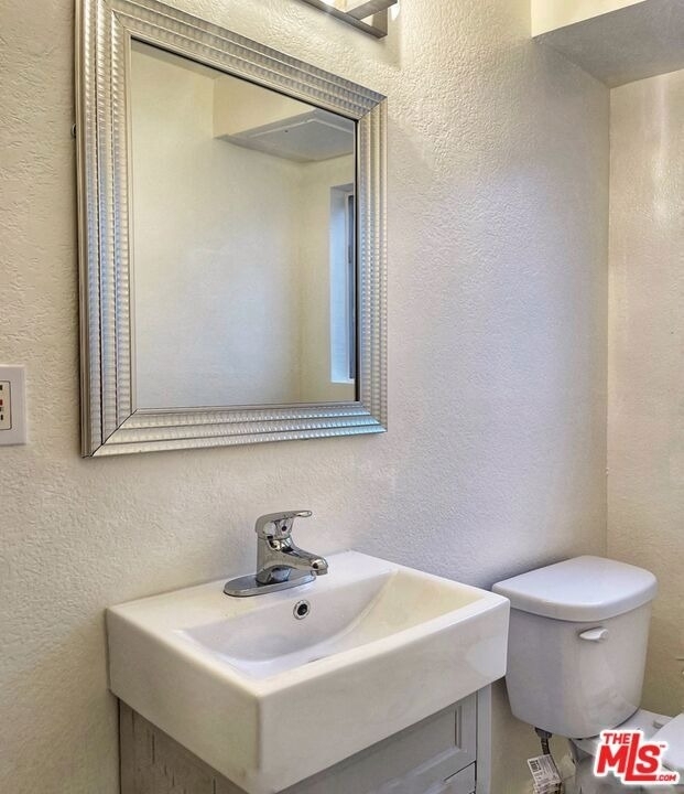 7327 Willoughby Avenue - Photo 22