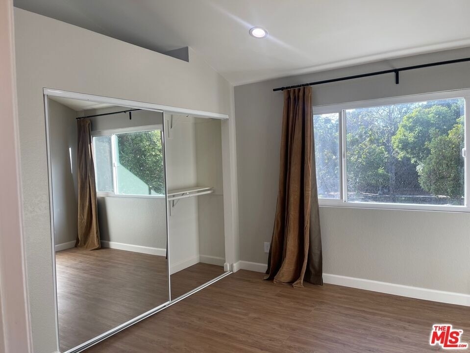 7327 Willoughby Avenue - Photo 6