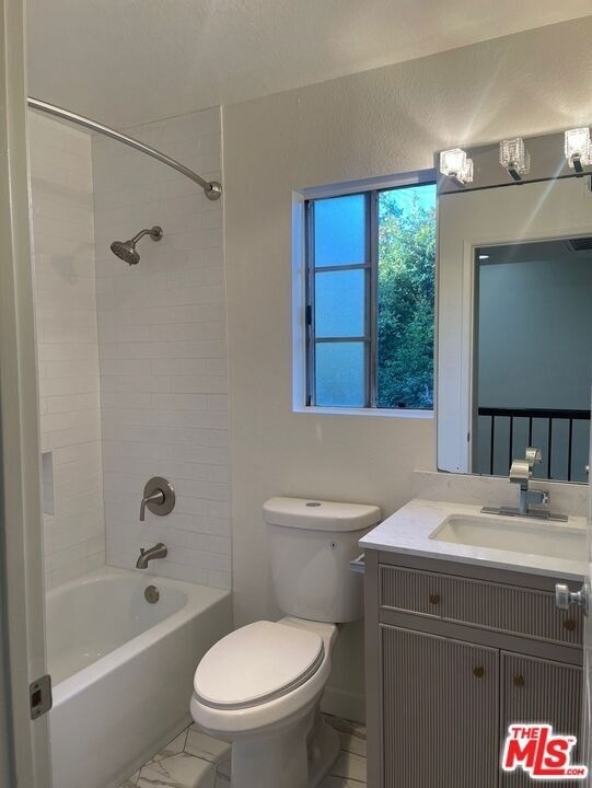 7327 Willoughby Avenue - Photo 8