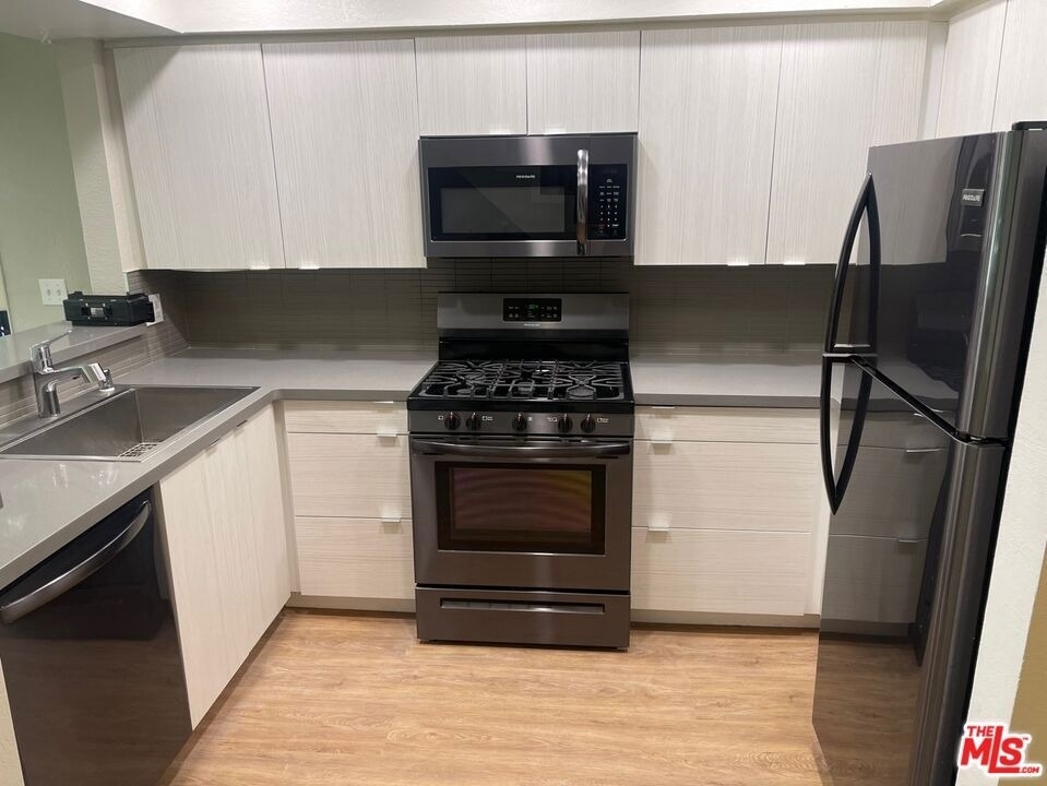 7327 Willoughby Avenue - Photo 20