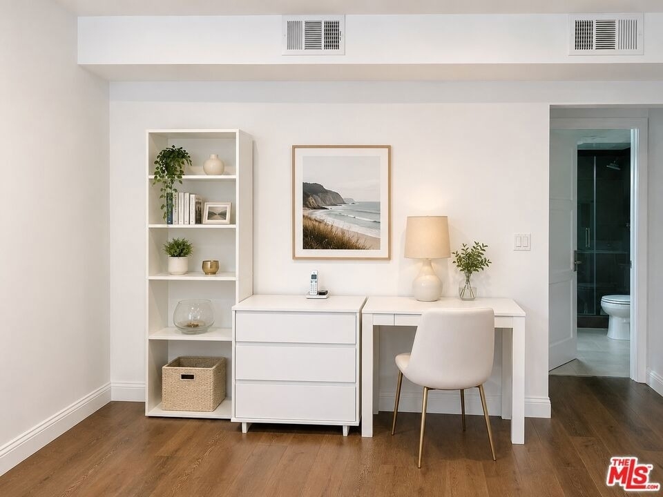 1105 Alta Loma Road - Photo 4