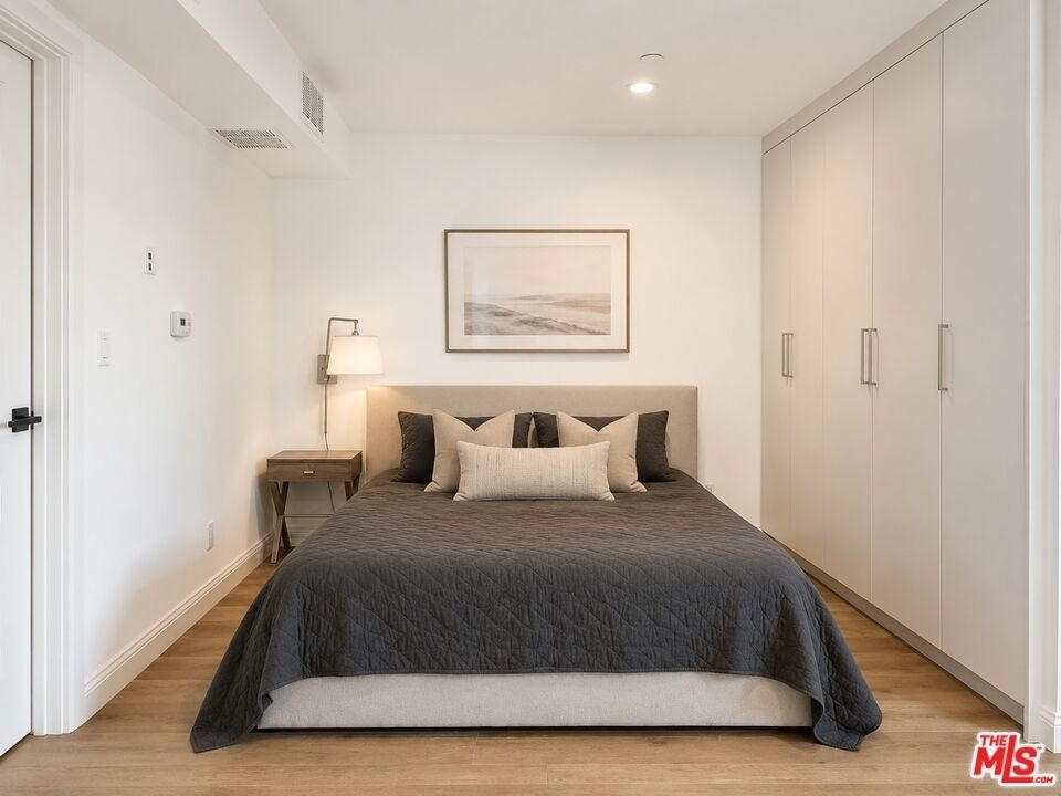 1105 Alta Loma Road - Photo 3