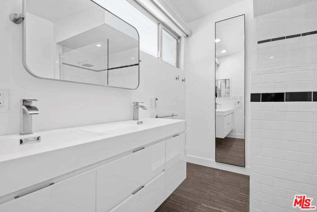 11770 Chenault Street - Photo 13