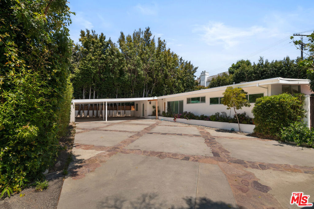 11770 Chenault Street - Photo 0